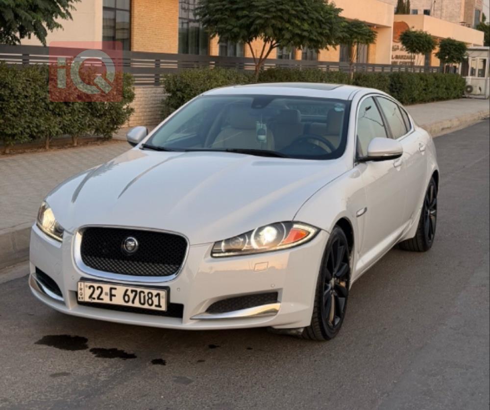 جاكوار XF